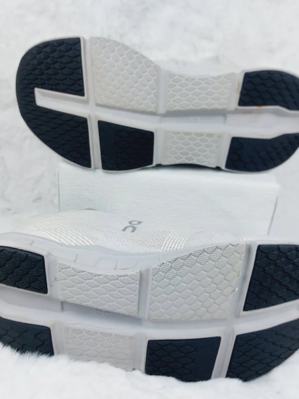 On Run Women's White Glacier Cloudgo Mesh Athletic Running Shoes Size 9 - Picture 7 of 10